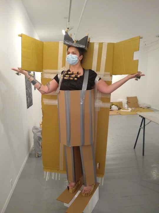 Costume de liège 8, galerie ARPRIM, Montréal. 2021